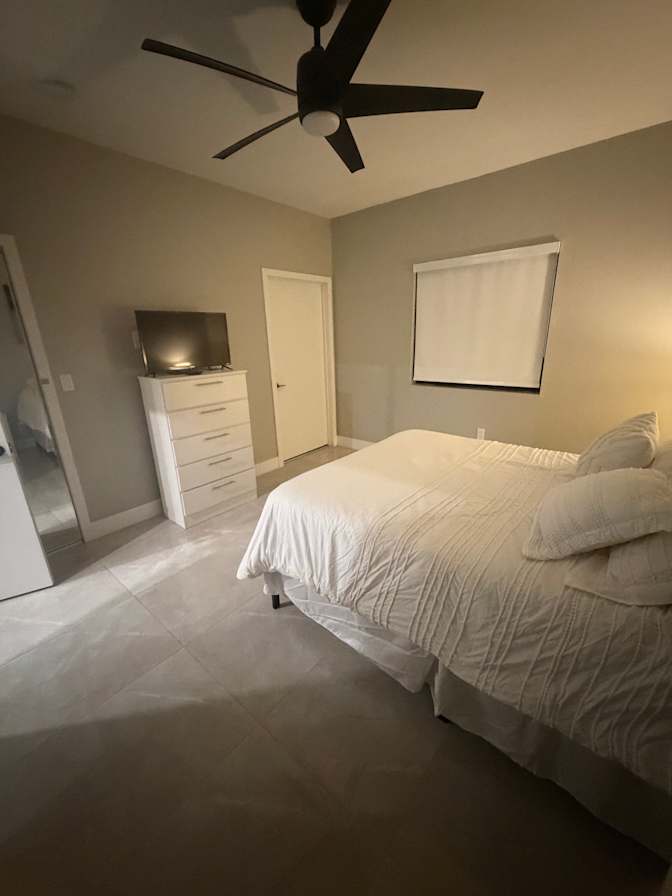 Liz's room
