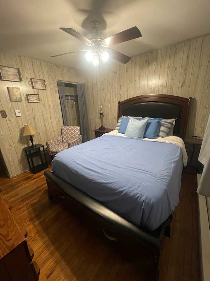 Liz B's room