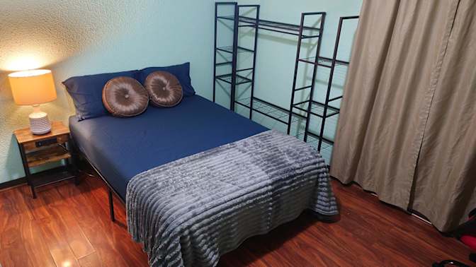 Davin's room