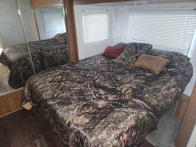 Rosella and Roger Lynn's room