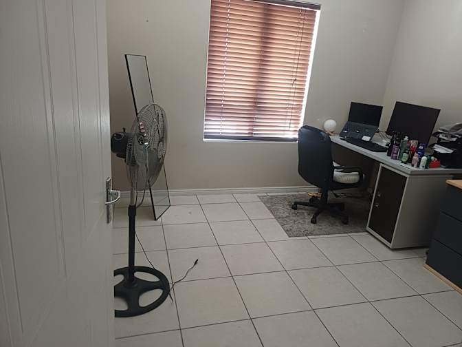 Monique-Lee's room
