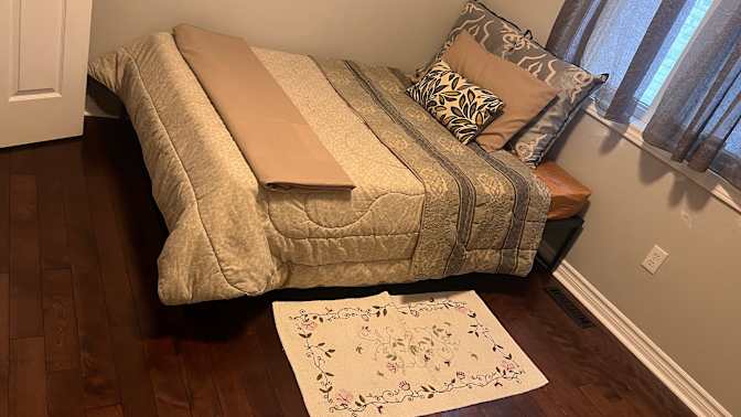 Gladys Edun I.'s room