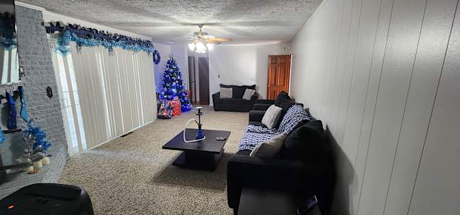 Que Boss's room