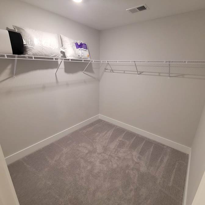 Ken's room