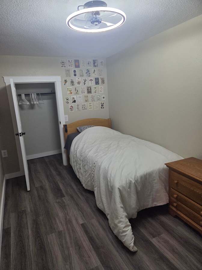 Dustin's room