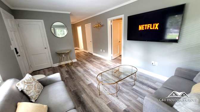 GBU Holdings Group's room