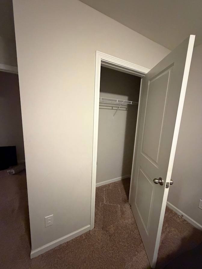 Luis's room