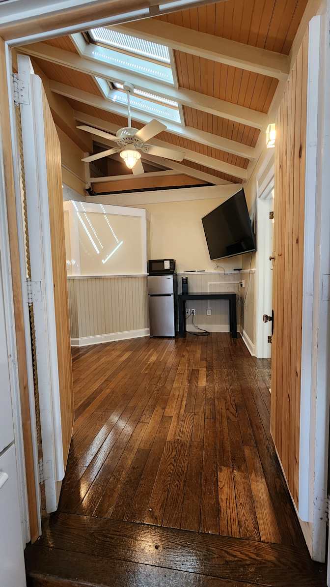 Tom's room