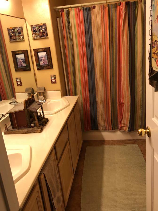DeAnn's room