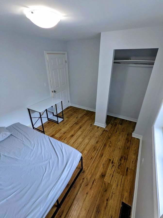 Student Rentals UWindsor's room