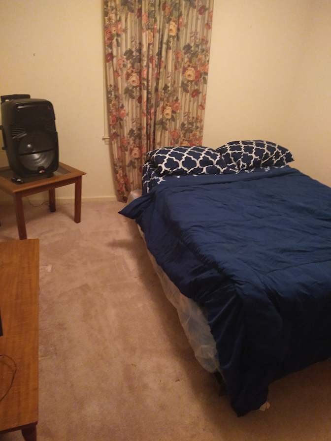 Alonza's room