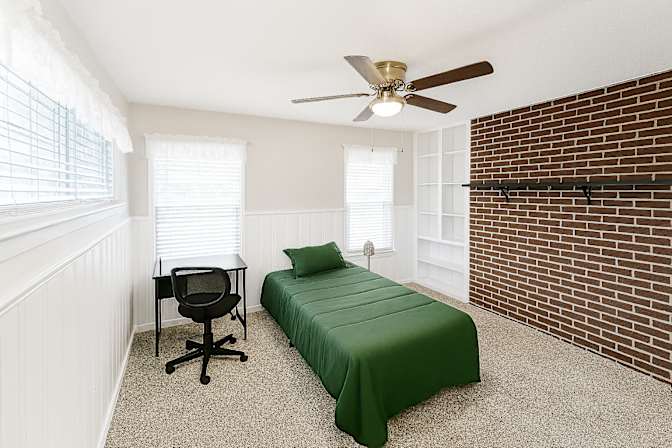 Magali A.'s room