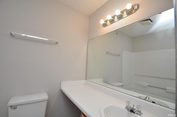 Alcove Rooms's room