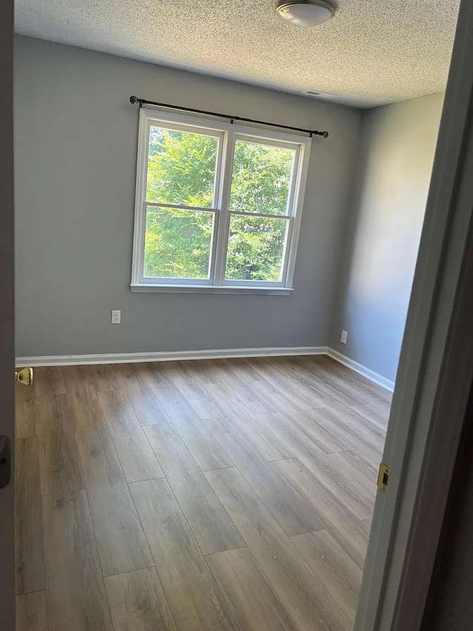 Alcove Rooms's room