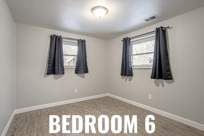 HomeCrew's room