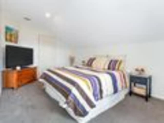 Laks's room