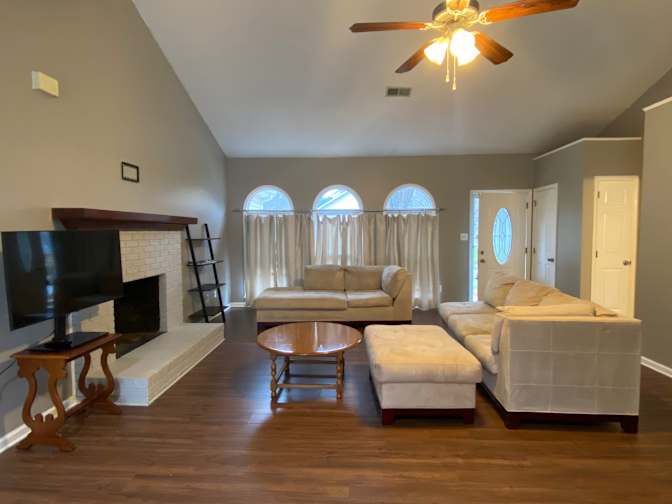 Alcove Rooms's room