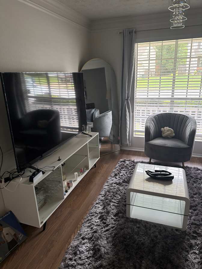JOWELLS's room