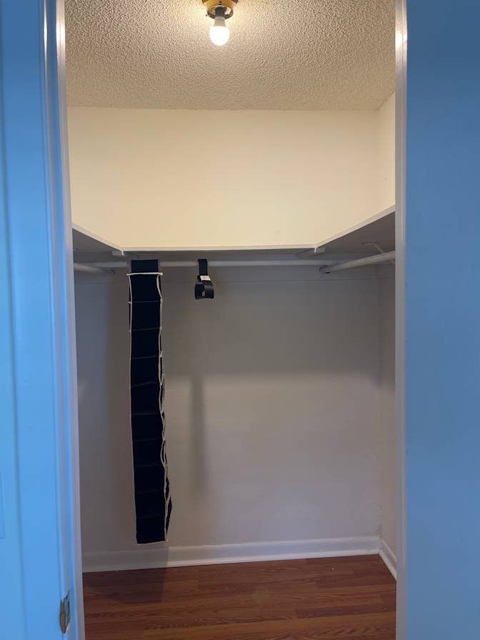 Emna zahmoul's room