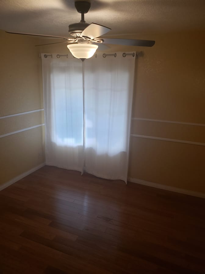 Luis's room