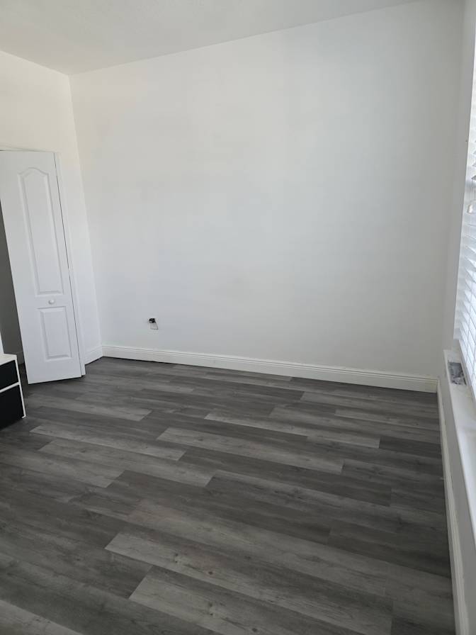 Mauricio's room