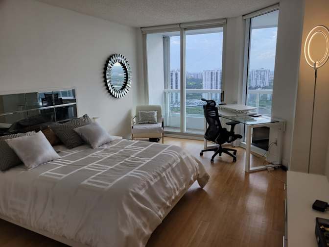 Reinaldo's room