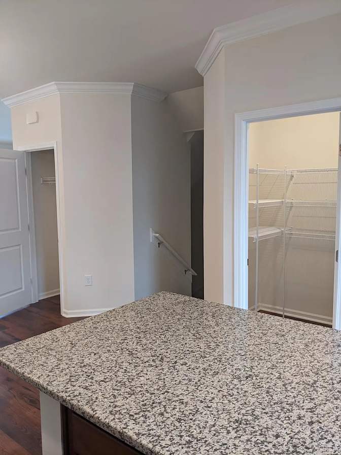 Alcove Rooms's room