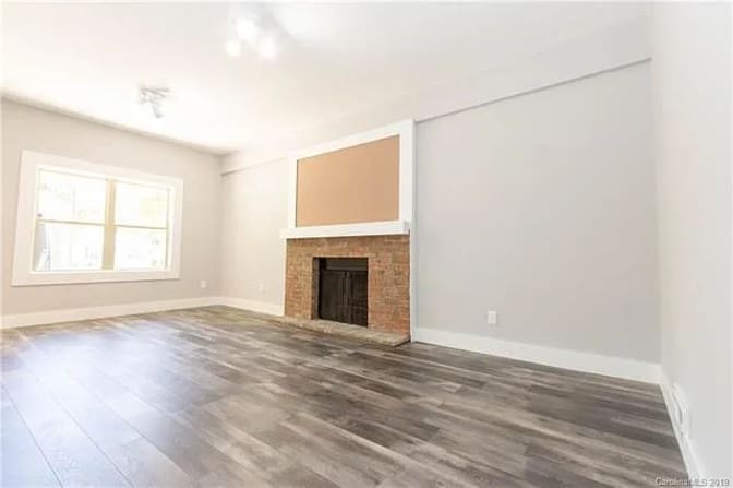 Alcove Rooms's room