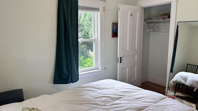 Awesome Roomate's room