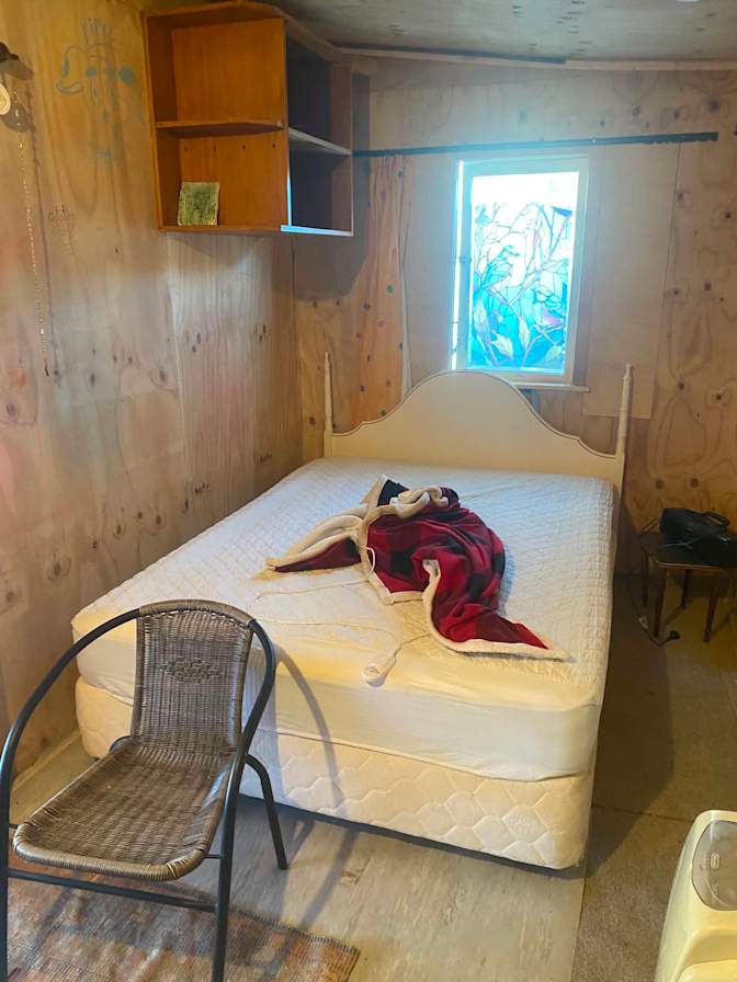 Lee's room