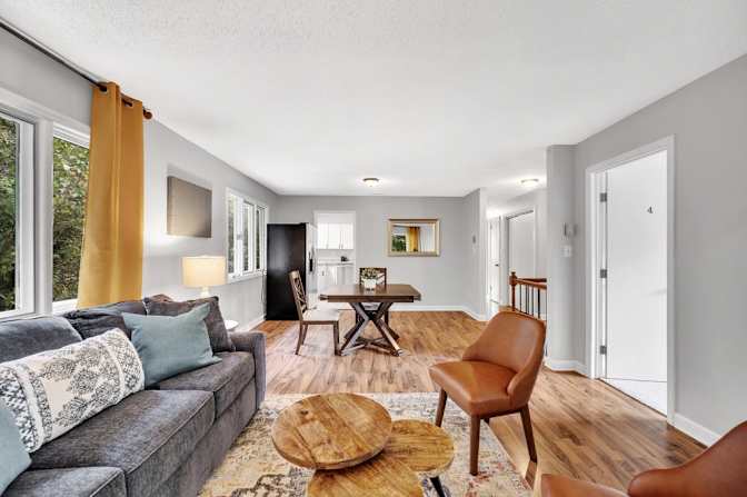 lifedoorrentals's room