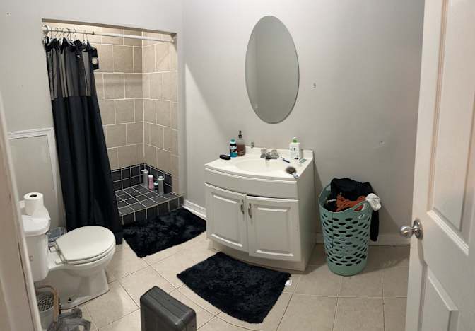 Tom's room