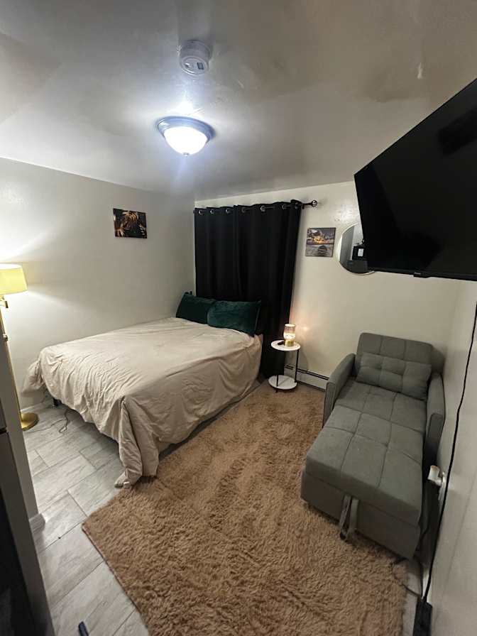 Dee's room