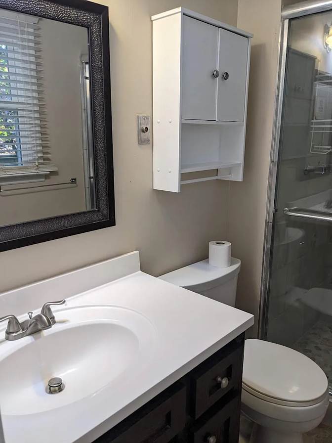 Alcove Rooms's room