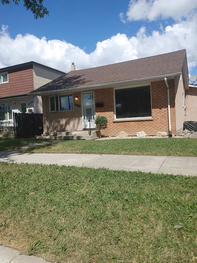 Dwight Neuman's room