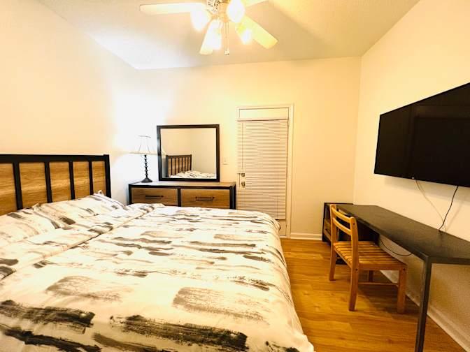 Jun's room