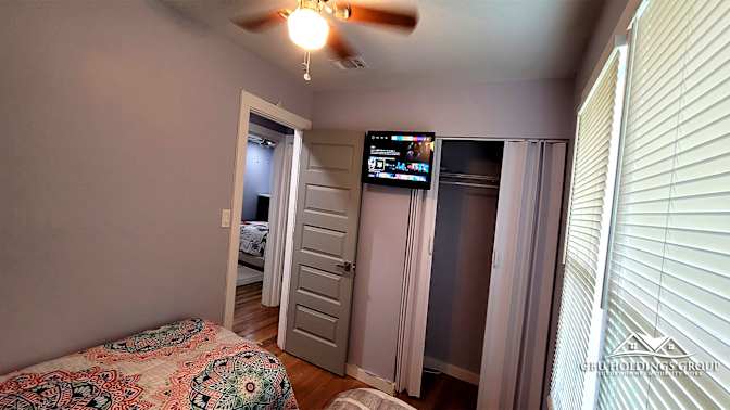 GBU Holdings Group's room
