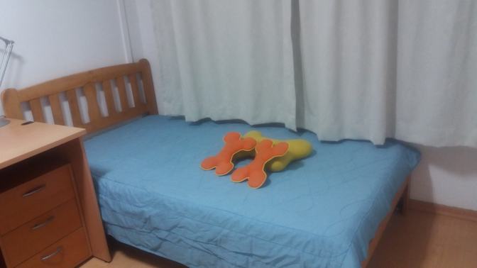 B L's room