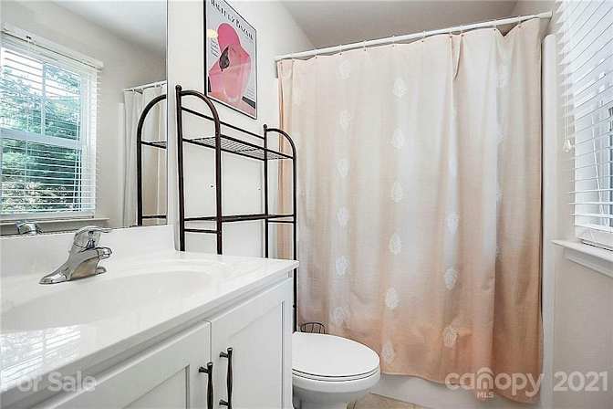 Alcove Rooms's room