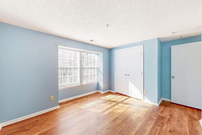 Alcove Rooms's room