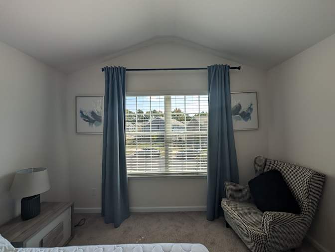 Alcove Rooms's room