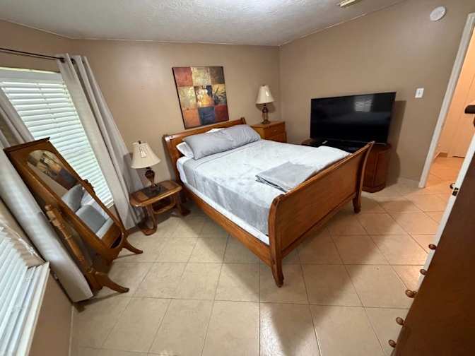 Alexander Eguis's room