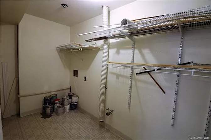 Alcove Rooms's room