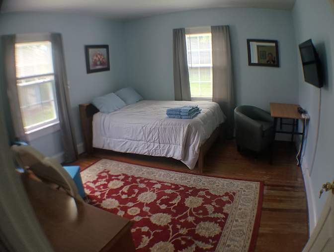 Tom's room