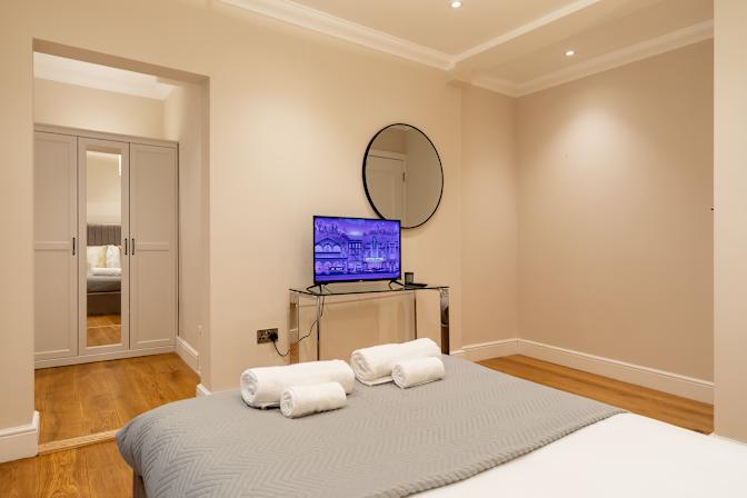 SSB Properties Management's room