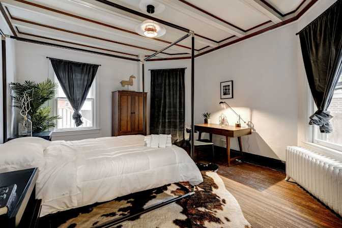 Sam June's room