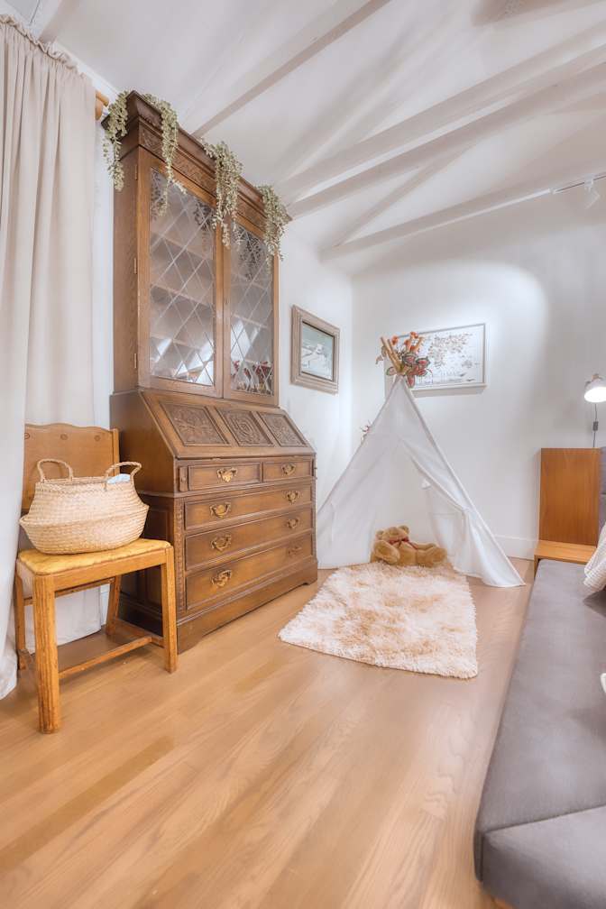 Peter's room