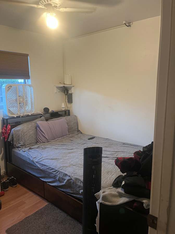 Hans's room