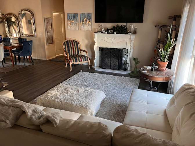 Howard Binder's room