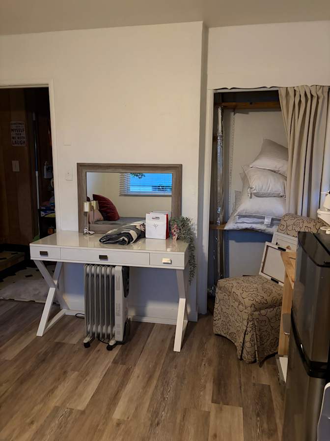 diane ROYAL's room